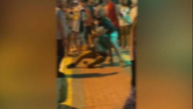 Policial militar de folga é flagrado agredindo homem em Toledo